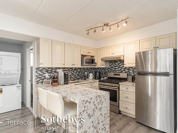 3rd image of 7601 113th St APT 3D