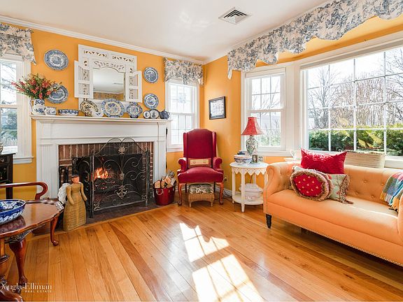 2nd image of 50 Union Dr