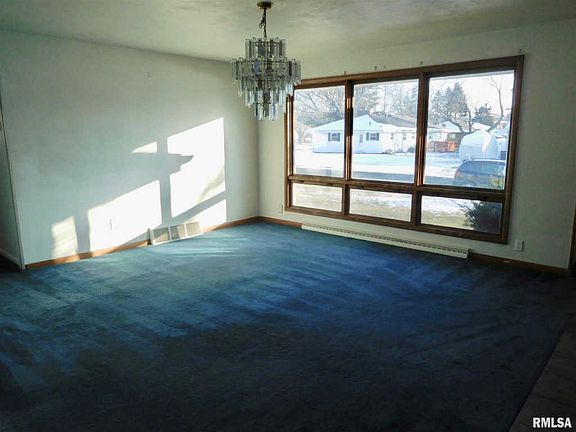 3rd image of 1723 W Lamont Ave