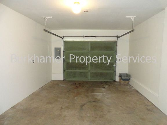 4th image of 308 W Oak St