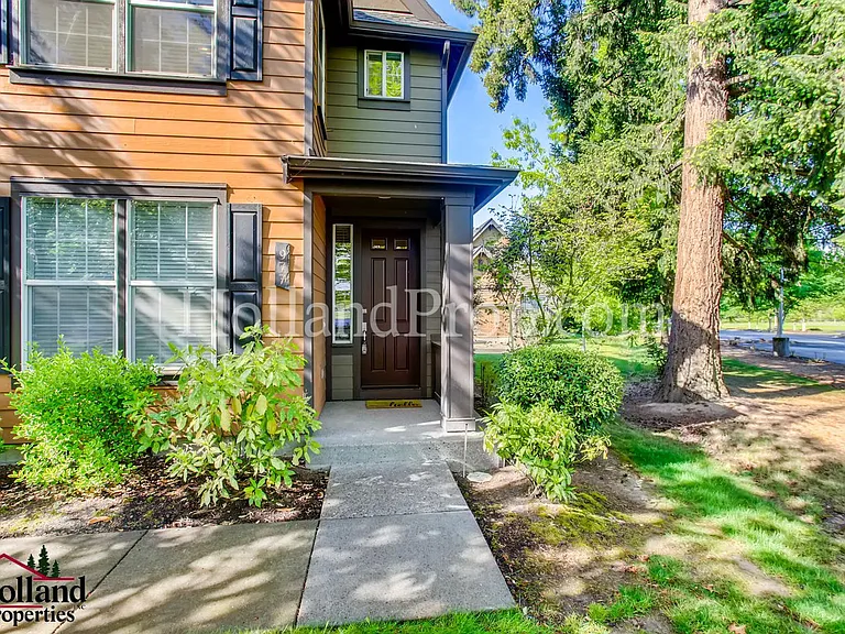 977 NE 73rd Ave — Photo 4