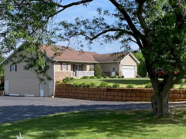 9699 State Route 84, Savanna, IL 61074