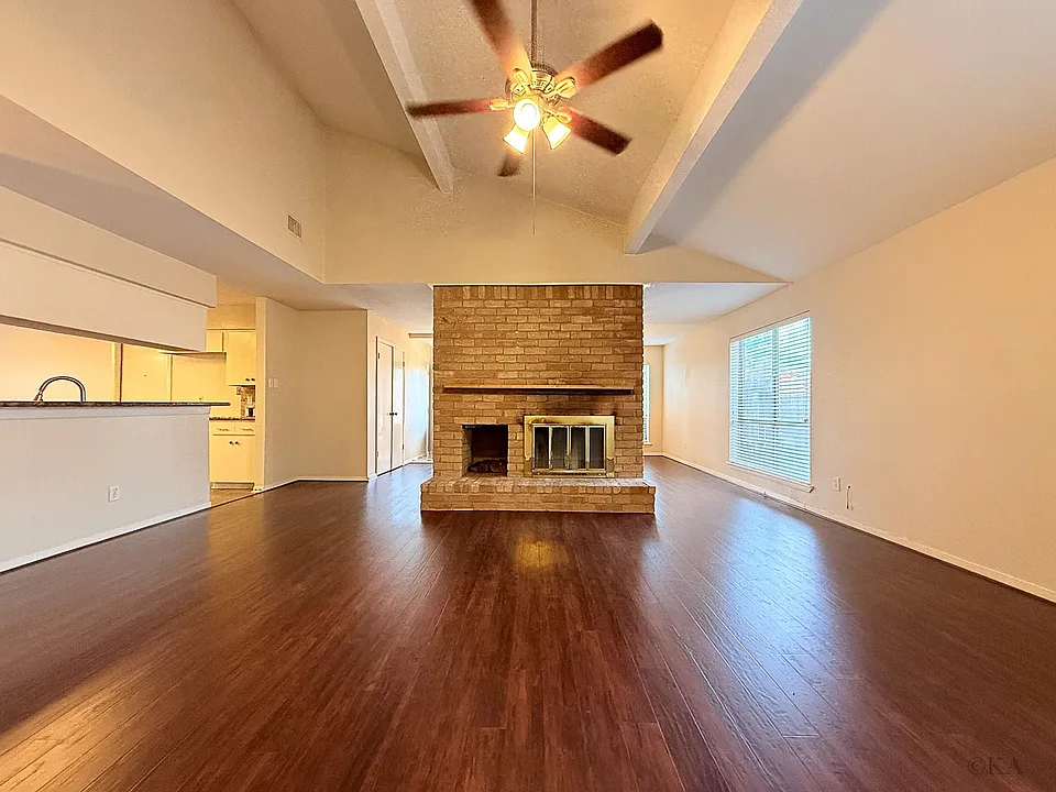 3306 Hunterwood Dr