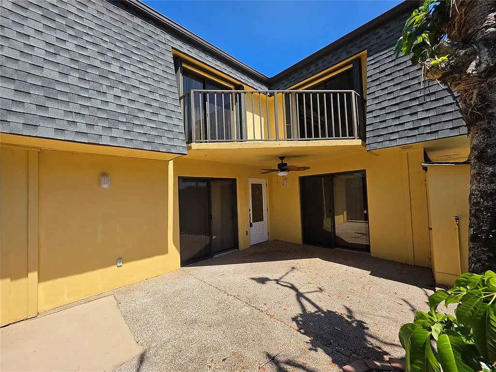 Building Photo - 3824 Saxon Dr