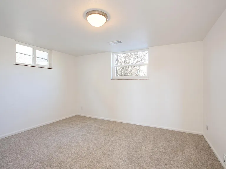 1253 Jackson St — Photo 12