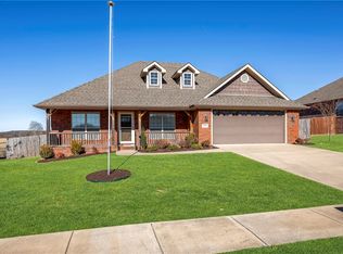 1610 Colonel Bartow Dr, Prairie Grove, AR 72753