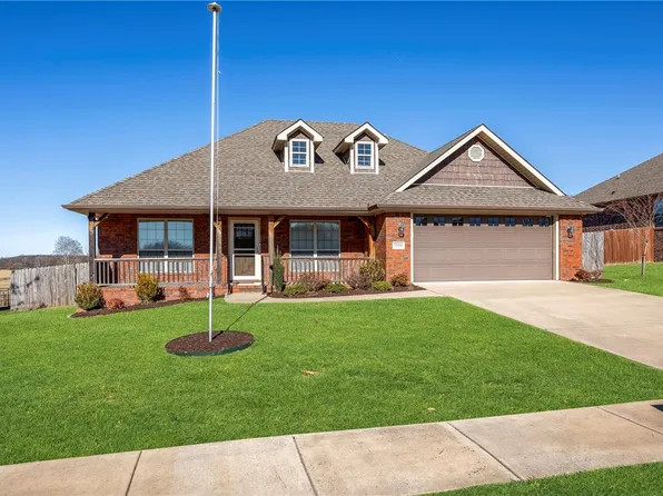 1610 Colonel Bartow Dr, Prairie Grove, AR 72753