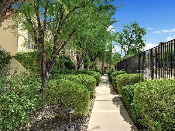 5th image of 225 Villorrio Dr E
