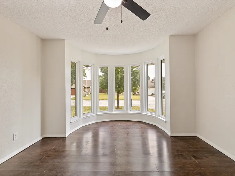 6737 Fair Meadows Dr — Photo 7