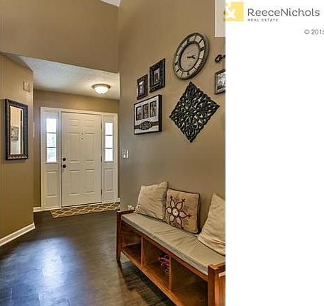 Beautiful wood floors in the entry.