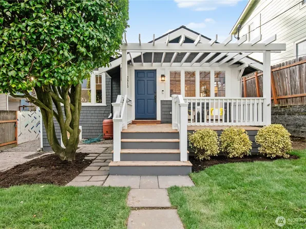 3815 Sunnyside Avenue N, Seattle, WA 98103