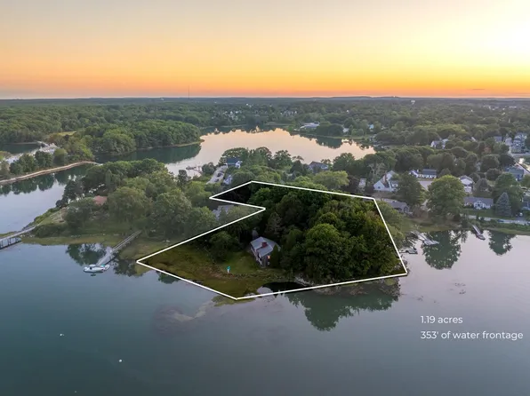 4 Robin Lane, Portsmouth, NH 03801