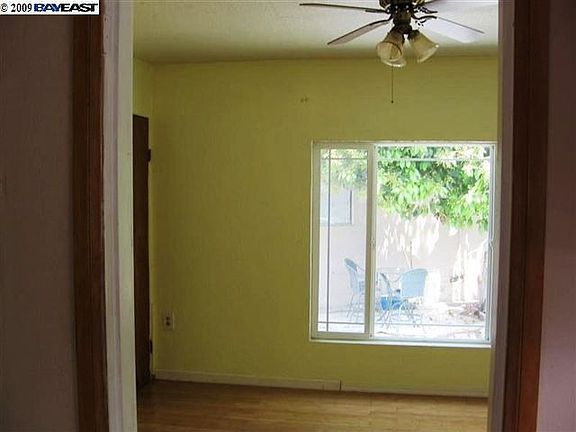5th image of 703 Warden Ave