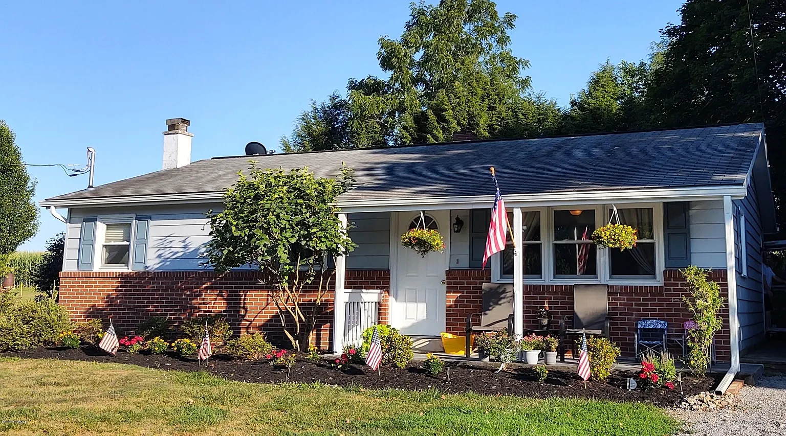 570 Schell Rd photo 1