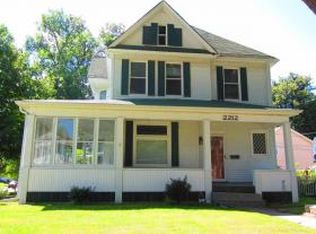 2212 Grand Ave, Davenport, IA