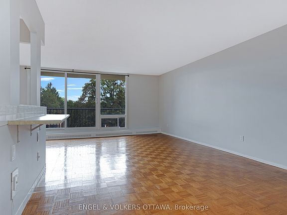 4th image of 665 Bathgate Dr #301