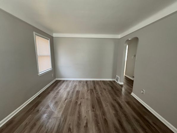 9366 Sanilac St, Detroit, MI 48224