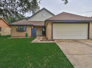 136 Trail Ride Rd, Angleton, TX 77515