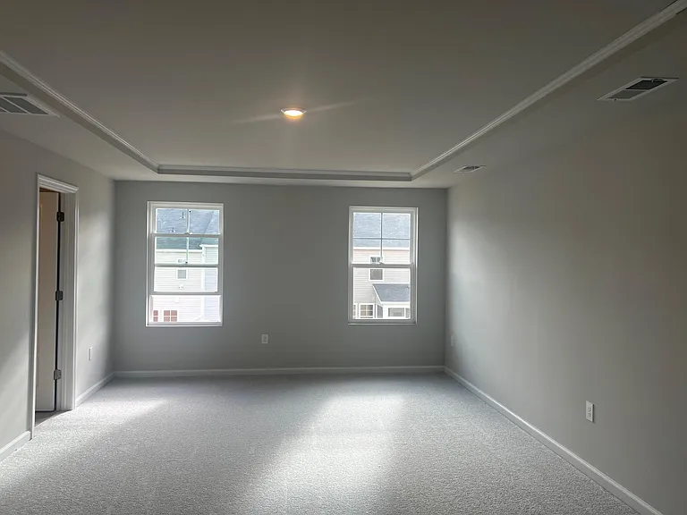 5871 Woodlawn Dr — Photo 10