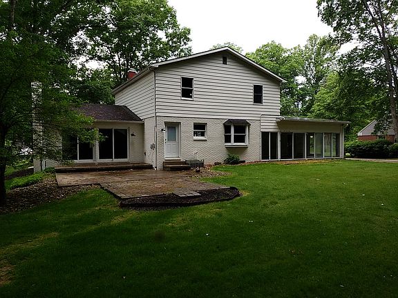 3rd image of 526 Forest Dr