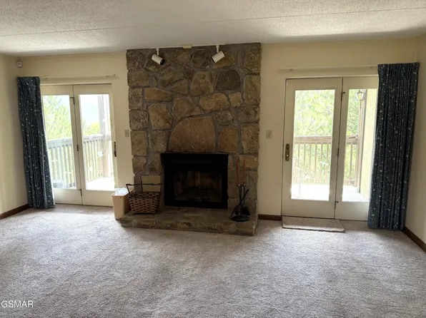 1050 Ski View Dr APT 108, Gatlinburg, TN 37738