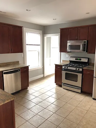 122 Calumet St Photo 1