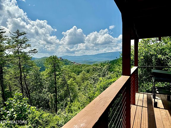 39th image of 932 Falcon View Way