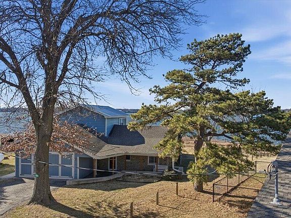 3rd image of 455 Water Edge Rd