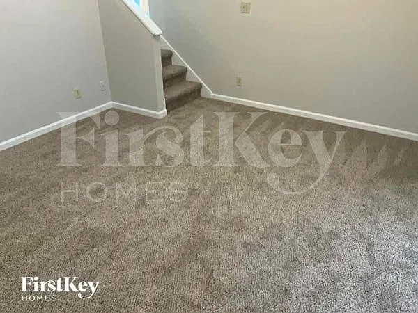 3 bed, 2.0 bath, 1627 sqft, $2,115 — Photo 4