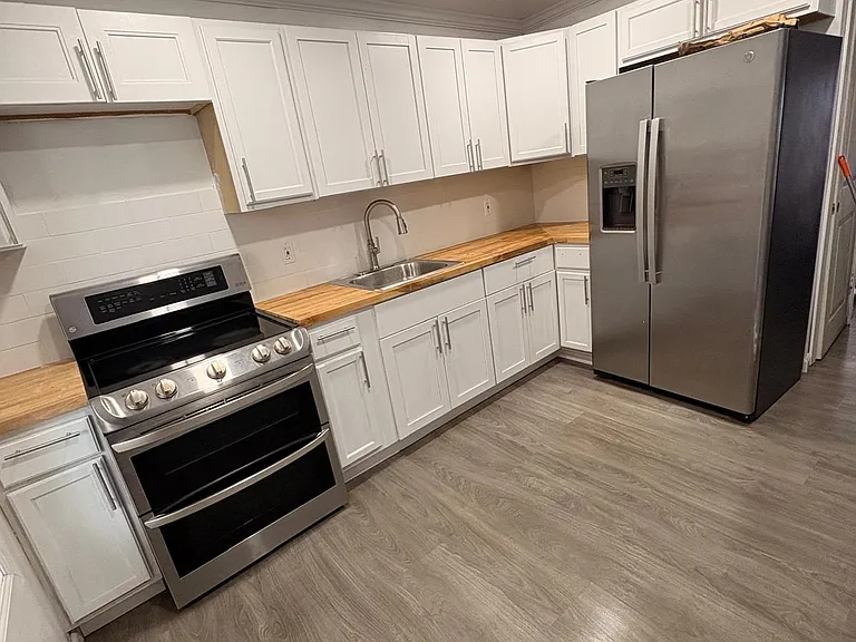 409 W Market St #2 — Photo 3
