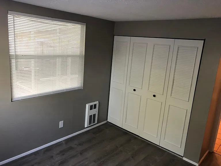7047 Merrick Ln — Photo 8