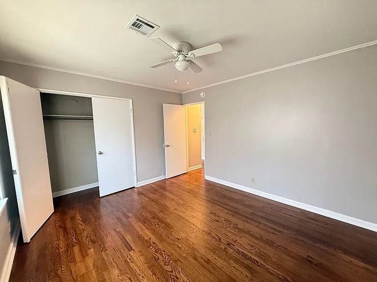 2737 E 3rd St — Photo 11