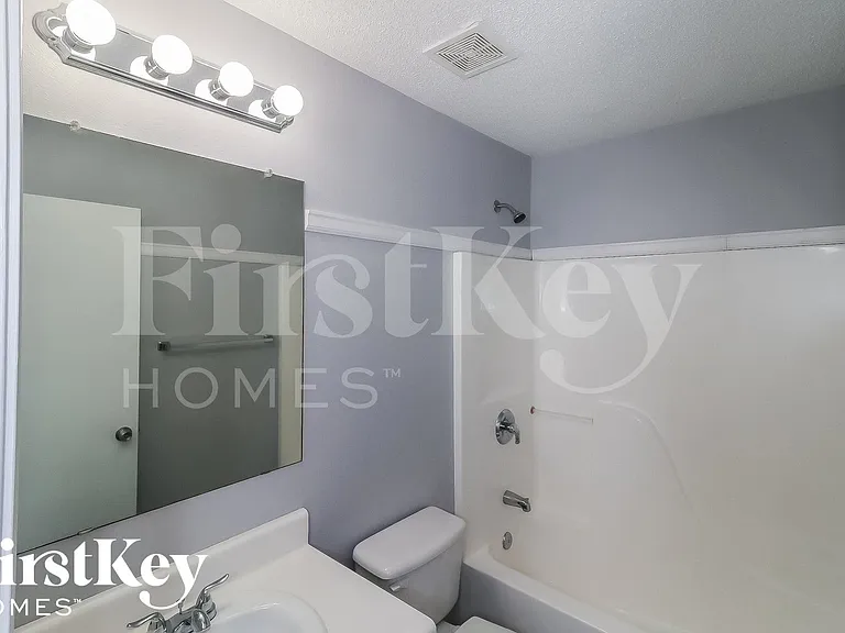 1033 Sycamore Ln — Photo 14