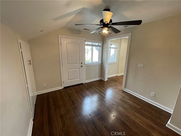 394 S Shaffer St — Photo 36