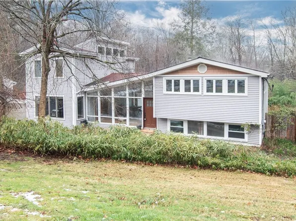 996 Barberry Road, Yorktown Heights, NY 10598