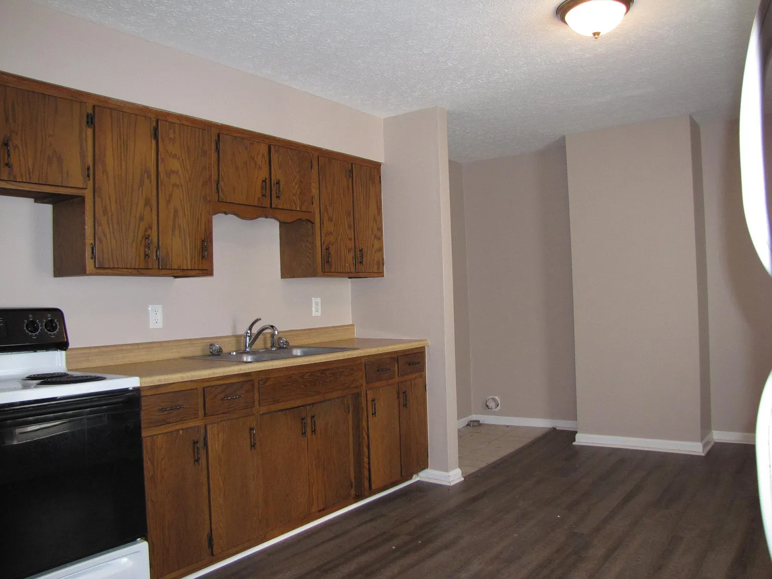 1 bed, 960 sqft, $850 — Photo 4