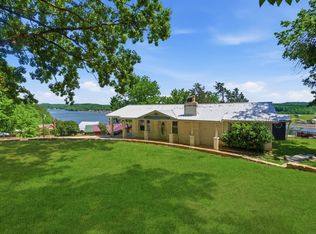 2019 Cedar Bluff Dr, Decaturville, TN 38329