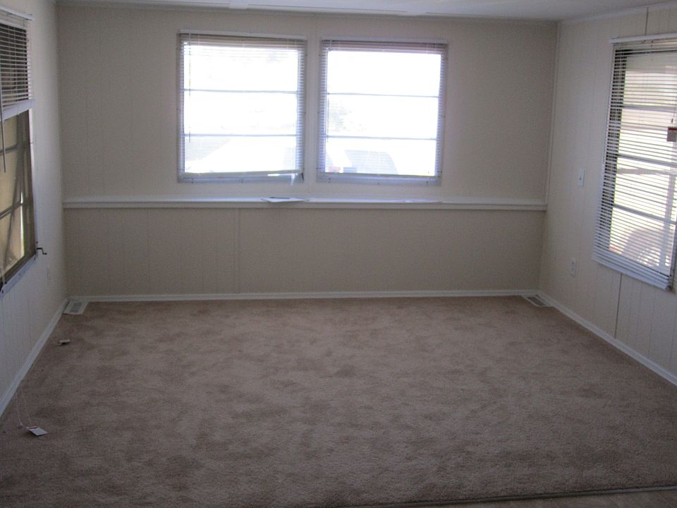 1st image of 403 Endoven St