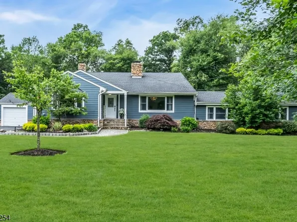 9 Spring Ln, Warren Twp., NJ 07059