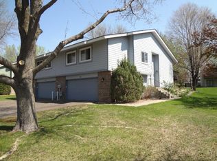 7005 Pima Ln, Chanhassen, MN 55317