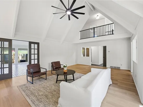 9100 Dearborn St, Overland Park, KS 66207