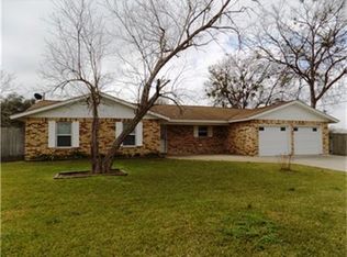 100 Tekla St, Weimar, TX 78962