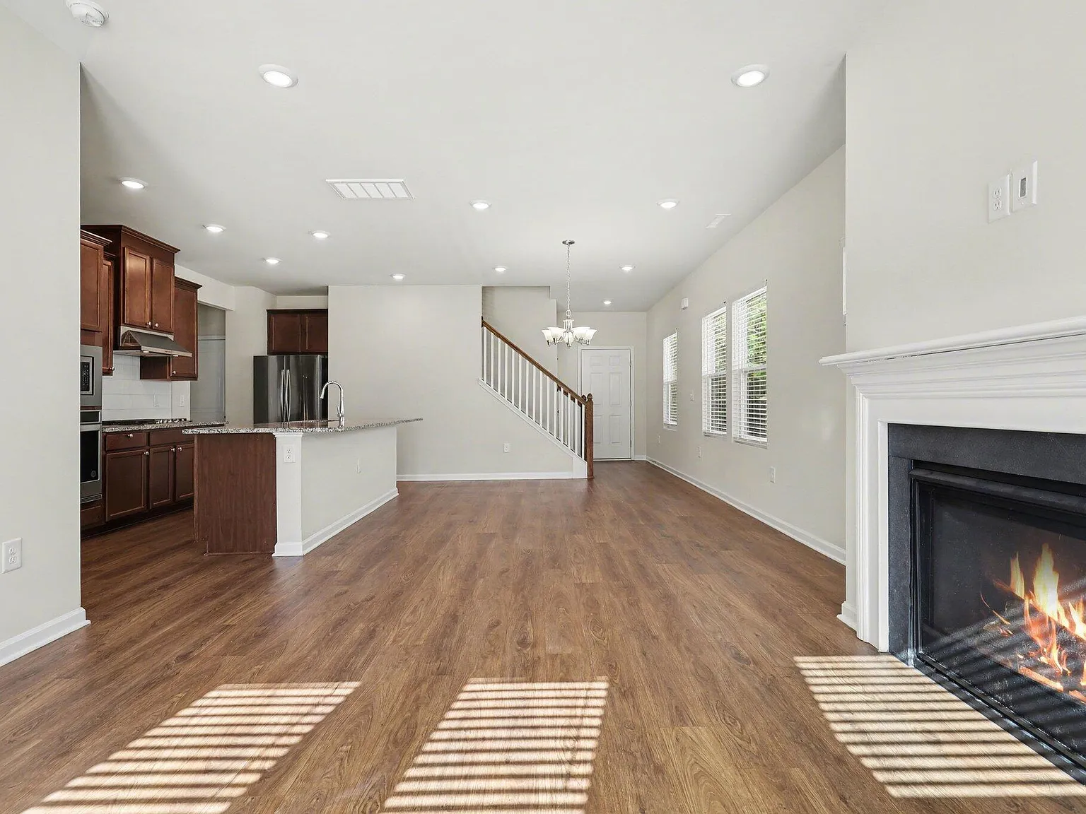 Studio, 3.0 bath, 2160 sqft, $2,500 — Photo 3