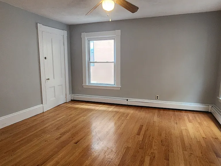 272-274B Meridian St #2 — Photo 10