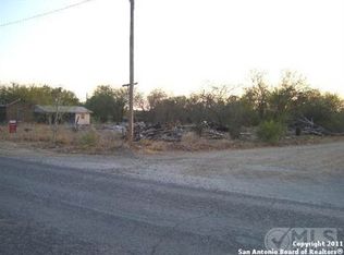 414 S Commerce St, Big Wells, TX 78830