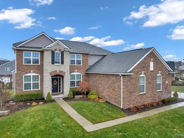 62017 Savannah Dr, South Lyon, MI 48178