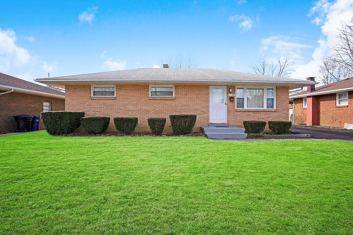 1139 Elaine Rd photo 1