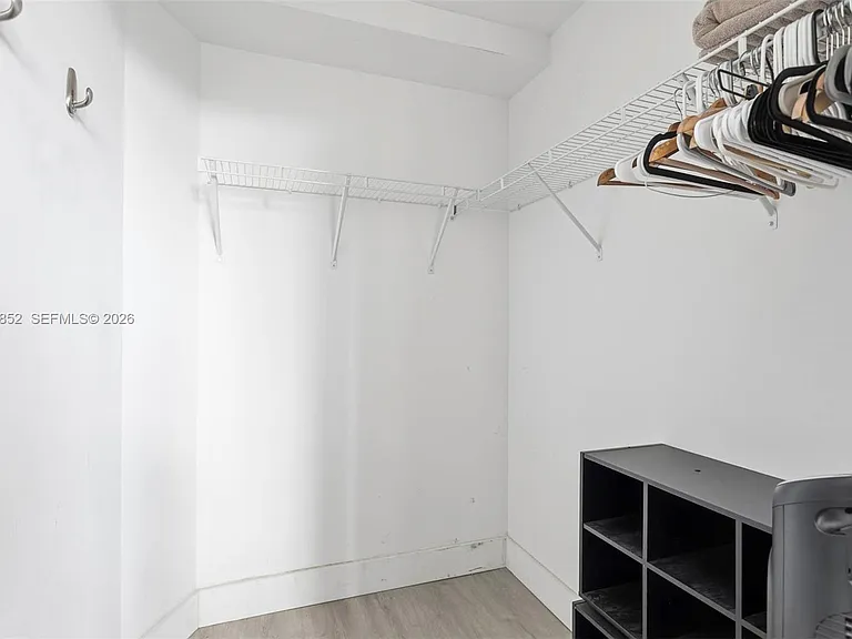 121 NE 34th St #1001 — Photo 10