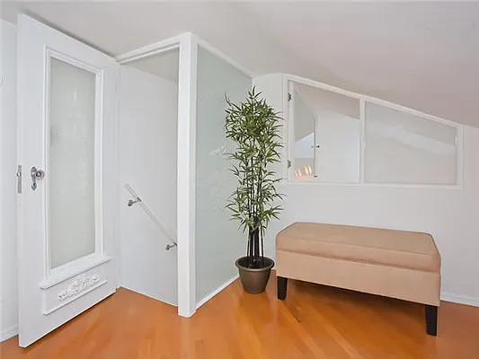 Sold by Avenue Sotheby's International Realty | media 10