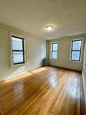 3rd image of 307 Sterling St APT B5